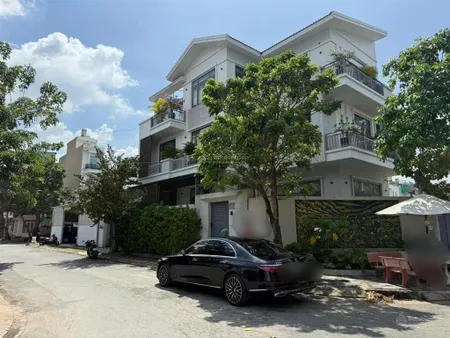 Cần bán đất biệt thự góc 2 mặt tiền bình lợi đối diện sông vàm thuật,bình thạnh(15x18)xd mới 4 tầng