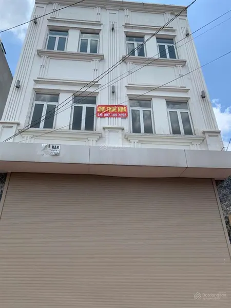 Tòa nhà 3 tầng mặt tiền đường hoàng hữu nam. vị trí siêu đắc địa, nằm đoạn tam giác vàng khu bến xe