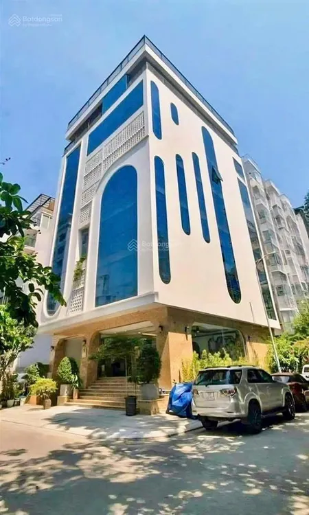 Bán nhà phố Trần Thái Tông, cầu giấy lô góc 3 mặt thoáng, 8 tầng thang máy