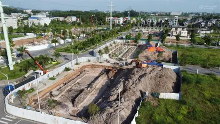 Shophouse xây sẵn 4 tầng dự án cầu trúc giá cắt lỗ đóng tiến độ