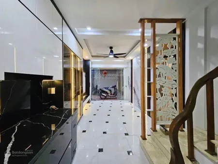 Bán nhà giáp nhị 32m 5 tầng mặt tiền 3.8m giá 6.5 tỷ