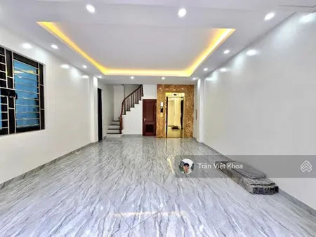 Hiếm! hơn 9 tỷ đập hộp nhà 5 tầng thang máy 10m ra ô tô, trung tâm đống đa