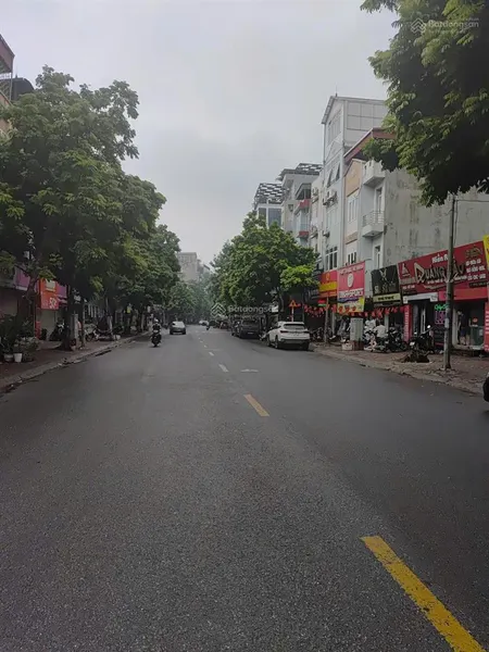 Bán gấp nhà nguyễn khiêm ích, trâu quỳ, gia lâm, dt 140m, 1t, đường 16m, vỉa hè, kinh doanh,18,x tỷ