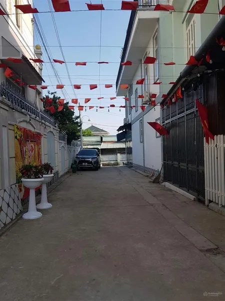 Bán nhà 1 trệt 2 lầu, sát kdc phúc hiếu, gần aeon mall, đường rộng, giá thương lượng trực tiếp