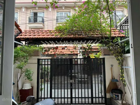 Bán nhà chính chủ ngay trường cao đẳng điện lực và trường trần hưng đạo rất thuận tiện
