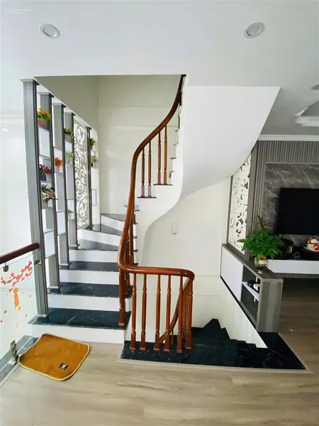 Siêu phẩm lô góc mặt ngõ hiếm nhà mới hiện đại ngõ nông ô tô đỗ