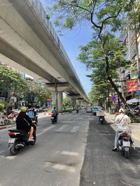 Cơ hội vàng kinh doanh mặt phố yên lãng đống đa 2 thoáng vỉa hè thang máy, 85m2 x 7t, 33 tỷ