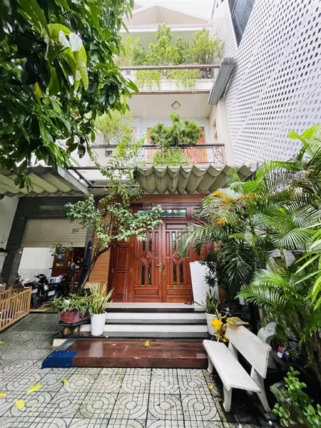 Cực hiếm! biệt thự ngang khủng 8mx19, đường nhựa, gỗ quý ngay chợ bình thành chủ gấp bán giá tốt