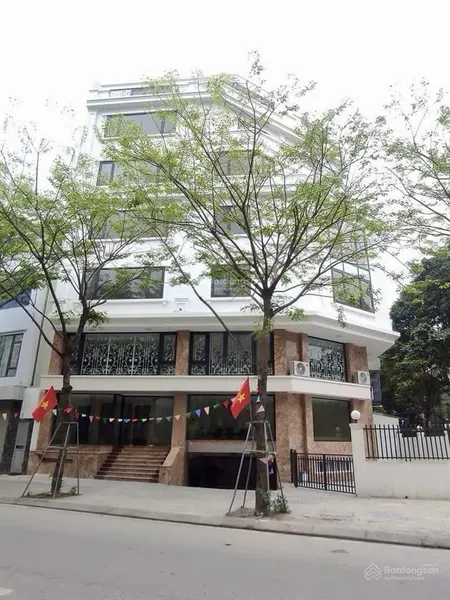 Chủ cần bán gấp giá đầu tư , building mặt phố trục chính cầu giấy giá chỉ hơn 300 triệu/m