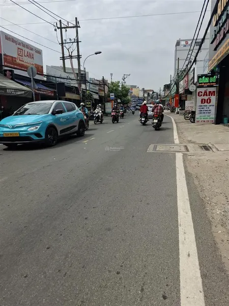 Nhà đẹp sân xe hơi trung tâm phước long a giá 11 tỷ