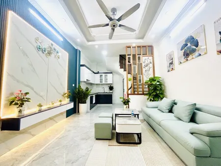 Bán nhà riêng 5 tầng tại đường dương văn bé, hai bà trưng, dt 33m2 ngõ nông sát ô tô, giá 6.9 tỷ