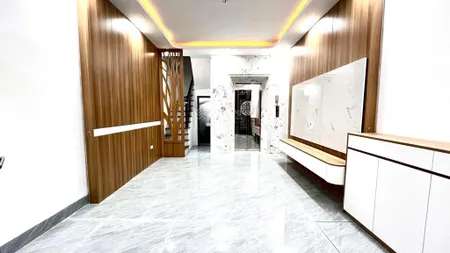 Bán nhà trần khát chân 5 tầng thang máy, lô góc 3 thoáng, mặt tiền rộng, sát phố, 40m2 giá 8.4 tỷ