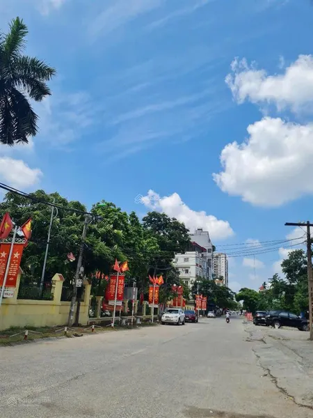 Nhà mặt ngõ thông. ô tô đỗ cửa. kinh doanh. đường kim giang. 52m2 4 tầng.