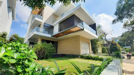 Chính chủ cần bán gấp căn biệt thự đơn lập view hồ cực kỳ đẹp. dt 423.3m2. giá tốt nhất lucasta