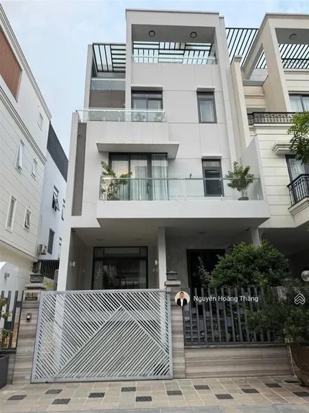 Bán np 13,5x15,5m hướng đn giá 225 tr/m2 (47tỷ), 7x20m giá 27,3 tỷ, đảo kim cương q2 0936 890 ***