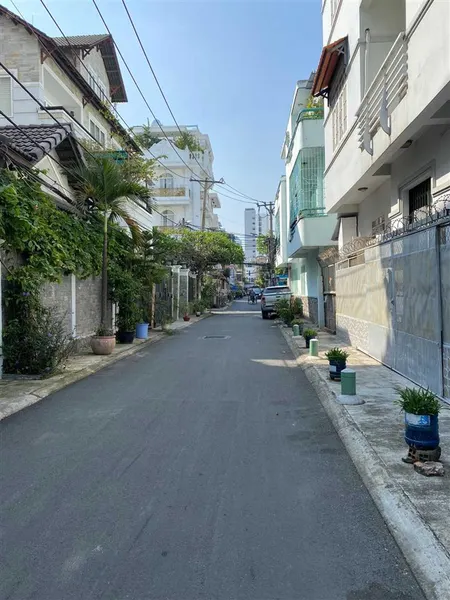 Bán nhà mới ở liền sát mặt tiền nguyễn văn đậu, p. 11, bình thạnh, 4.5x18m, 5 tầng, 5 pn lớn