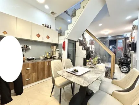 Bán nhà đẹp gần cầu thị nghè, ngã tư hàng xanh. nhà 42m2, hẻm 3.5m, oto cách nhà 3 căn.
