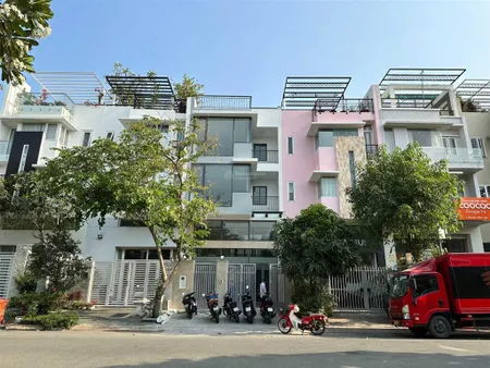 Cần tiền kd bán gấp căn nhà phố hướng nam kdc phú mỹ vạn phát hưng, q7. dt 126m2, giá 19,5 tỷ