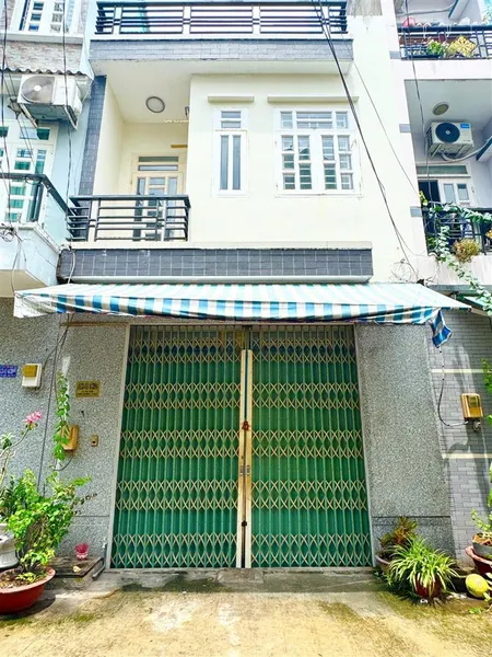Chính chủ gửi căn nhà đẹp ngay hẻm 413 lê văn quới, nhà 3 tầng, 3 phòng ngủ, hẻm oto vào được