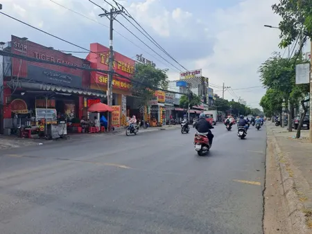 Bán nhà cấp 4 mặt tiền dương thị mười điện tích 3.65 x29 công nhận 106 m 2 giá 7.6 ty 0919 147 ***