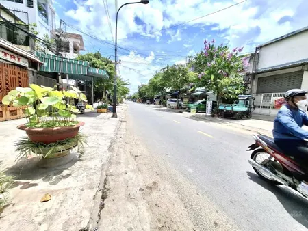 Bán nhà mặt tiền song hành, 4.2x18.2m, 4 tầng, đường 12m, 10.4 tỷ, gần cầu tham lương, q12