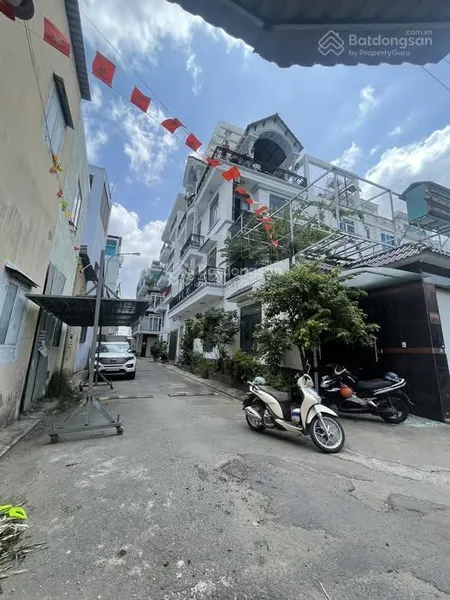 Bán nhà góc 205 đường phạm đăng giảng, phường bhh diện tích 5,5x17m đúc 1 trệt 3 lầu bán 7,5 tỷ
