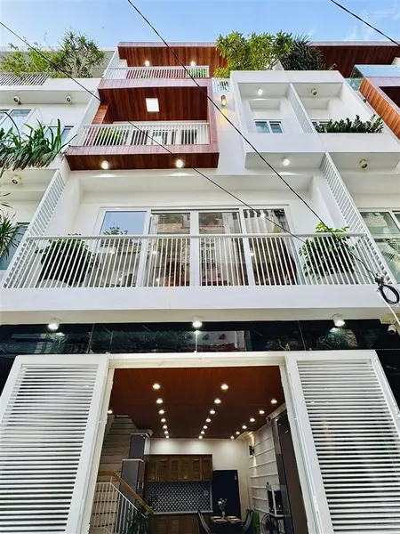 Cô điệp cần bán nhà đường oto lý tự trọngbến thànhq1. giá 5tỷ400/83,2m2 cho thuê 35tr gần chợ bt