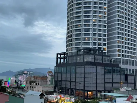 Bán nhà 5 tầng, hẻm hùng vương, đối diện chợ đêm, nha trang, khánh hòa