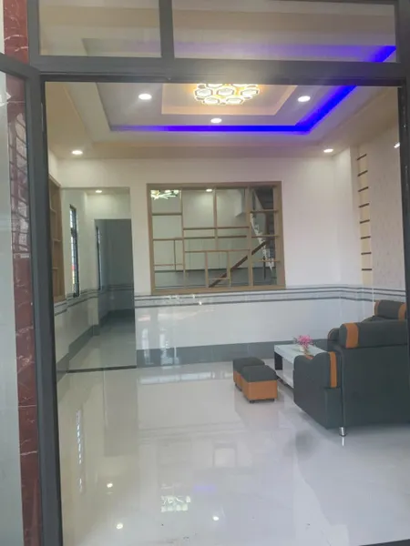 Chính chủ bán nhà lầu Long Thượng mặt tiền nhựa