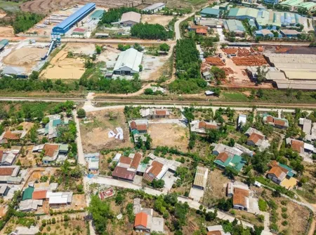 ĐẤT GẦN CHỢ TỨ HẠ GIÁ 450TR