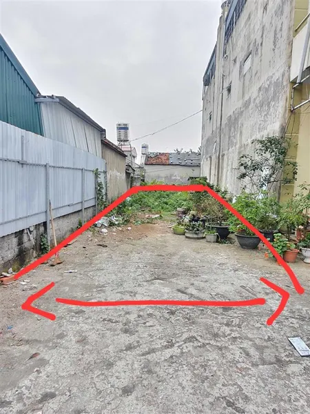 Bán ô đất đối diện công an thành phố dt 100m2 mặt tiền 5m, đất ở thành phố, sổ đẹp mê li