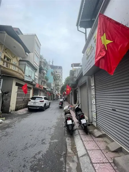Bán đất bồ đề nguyễn văn cừ hơn 11 tỷ đường nhựa ô tô 7 chỗ thông vào đất 50m2 mt 4.3m