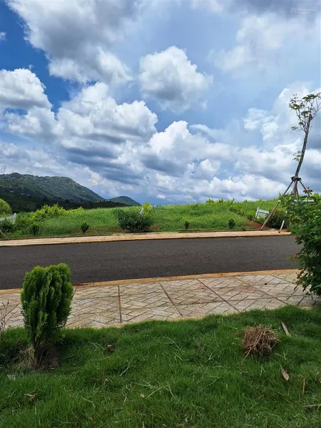 Sở hữu lô đất nền 2 mặt tiền có sổ hồng riêng giá chỉ 390tr (~40%)