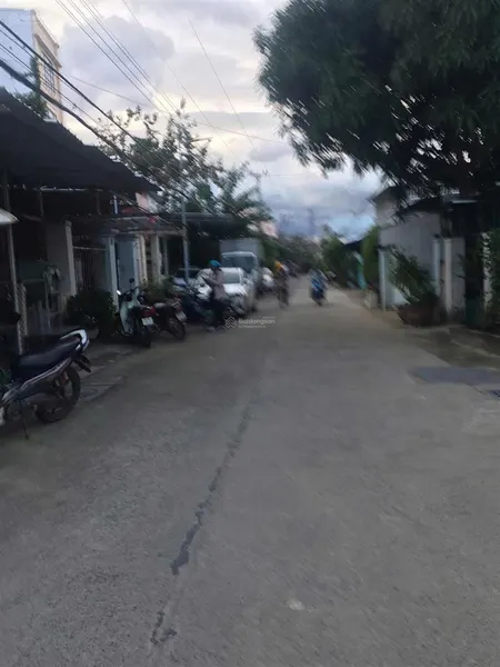 Bán nhanh lô đất tặng căn nhà cấp 4 tại thái thông vĩnh thái, mặt tiền đường nhựa, giá 2,6 tỷ