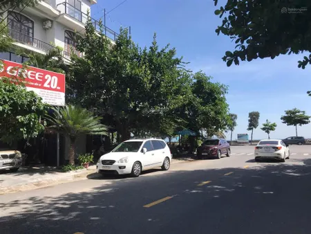 Lô góc sát biển vị trí vàng ngang 6.5m mt đường 10m5 phùng hưng ph xây khách sạn giá 9.2 tỷ