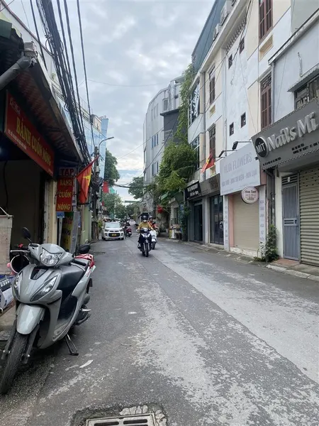 Bán đất lạc long quân tây hồ dt 44/60m x đất x mt 3,2m giá 9,5 tỷ có thương lượng