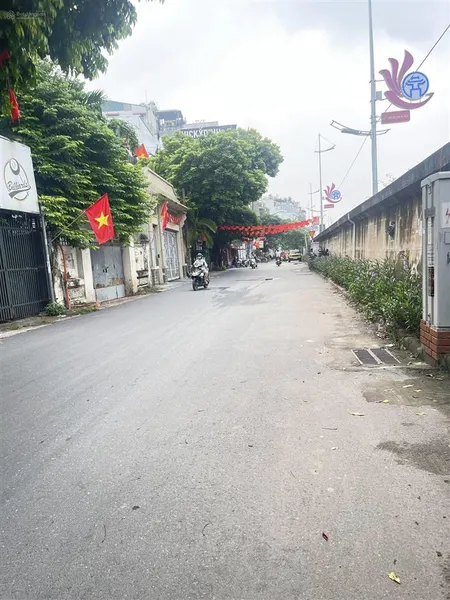 Bán đất âu cơ tây hồ dt 71/80m x đất x mt 4,5m giá 14,5 tỷ có thương lượng