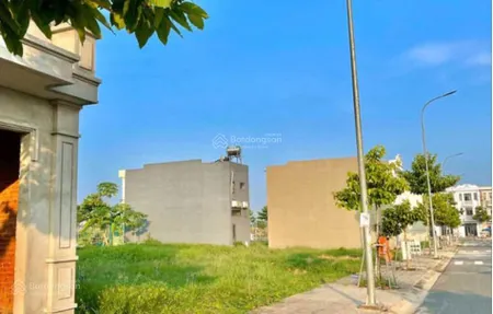 Đất mt đại lộ bắc sơn long thành, 100m2 chỉ 1tỷ2 nhận sang tên ngay