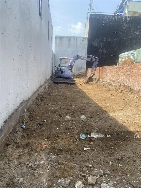 Mặt tiền hiệp phú kế bên xa lộ hà nội 108m2 chưa tới 9 tỷ