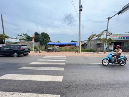 Bán đất 838.1m² ngang 24m giá 11 tỷ Xã Hòa Hội