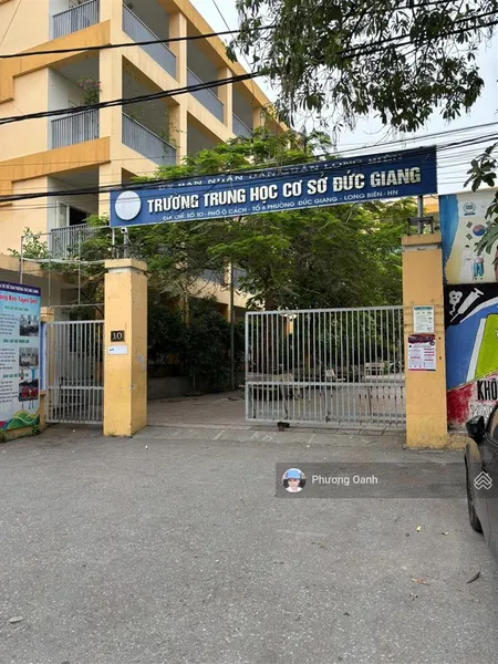 Chính chủ gửi bán lô đất 67m2 mt 5.8m ô cách đức giang, long biên ngõ ô tô tránh 0964 364 ***
