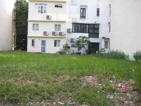 Cần tiền đáo hạn muốn bán gấp quĩ đất đẹp 300m2 nằm ngay mặt tiền huỳnh tấn phát,p.phúthuận,q.7!