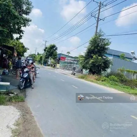 Tôi cần bán đất mt nguyễn huệ phú khương, bến tre diện tích 110m2 shr xung quanh dân cư đông đúc
