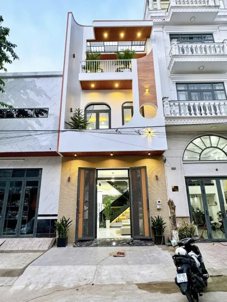🏡 NHÀ 1 TRỆT 2 LẦU – LONG TRẠCH – LONG AN - GẦN CHỢ & KCN CẦU TRÀM 🔧 – 105m2 - GIÁ 2 TỶ 5 💰