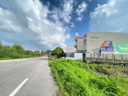 💥 Mặt đường tỉnh lộ 299 tại Yên Dũng. 🏡 Cư dân hiện hữu đông đúc , kinh doanh đa ngành nghề . 💰 Giá chỉ 2tỷ0xx  ☎️ Liên hệ ngay : 0983088192
