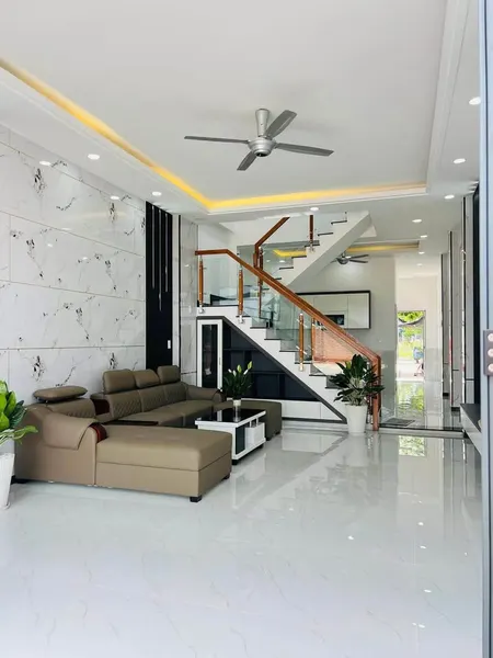 SIÊU PHẨM NHÀ MỚI 1 TRỆT 2 LẦU - NGAY TRUNG TÂM GIÁ CHỈ 2 TỶ 4