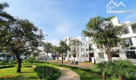 Cần bán đất Trung Tâm Quận 9 - Mặt tiền đường lớn 60m Nguyễn Duy Trinh - Giá 30 triệu/m2