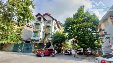 Lô đất mặt phố kinh doanh TĐC 7.2ha Trâu quỳ, Lô góc, 110m2 mt 5.3m
