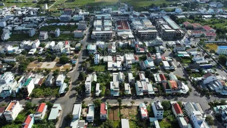 Cần bán gấp lô góc 127m2 giá 19tr/m2 ngay mt lý thái tổ ngay chợ, sát bên phà cát lái full thổ cư
