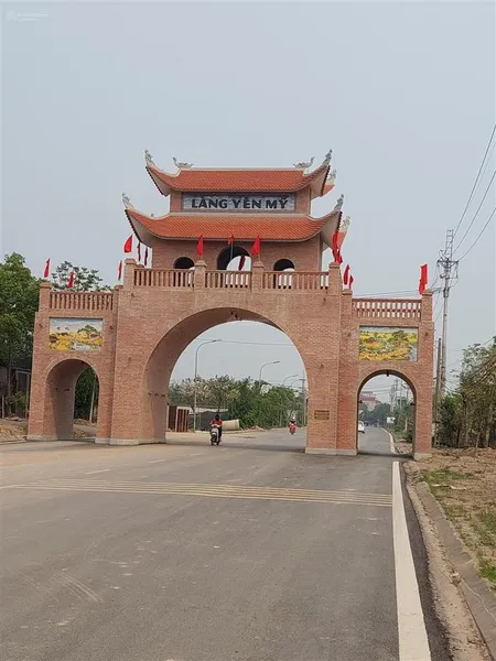 Cần bán gấp lô đất đẹp 2 mặt tiền tại yên mỹ ô tô vào đất ngay sát vườn hoa hồ điều hòa